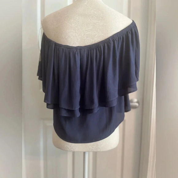 LUSH-Navy Blue Off The‎ Shoulder Ruffled Crop Top - Picture 7 of 9